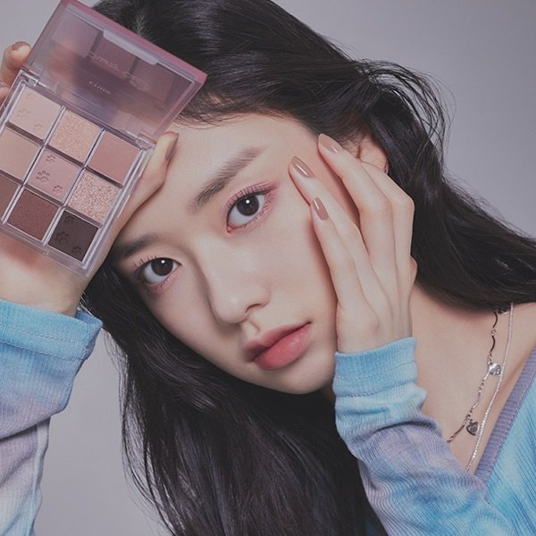 Play Colour Eyes Eyeshadow Palette - Dusty Cat