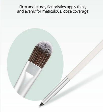 Dual concealer brush 810